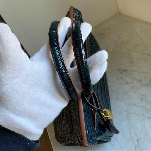 Fashion Navy Leather HandBag Gold Lock - Picture 4 of 10